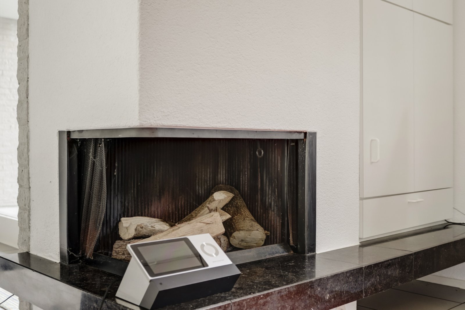 ***Europa-Makler*** heißt Sie herzlich willkommen in dieser exklusiven, freistehenden Architektenvilla mit Garage