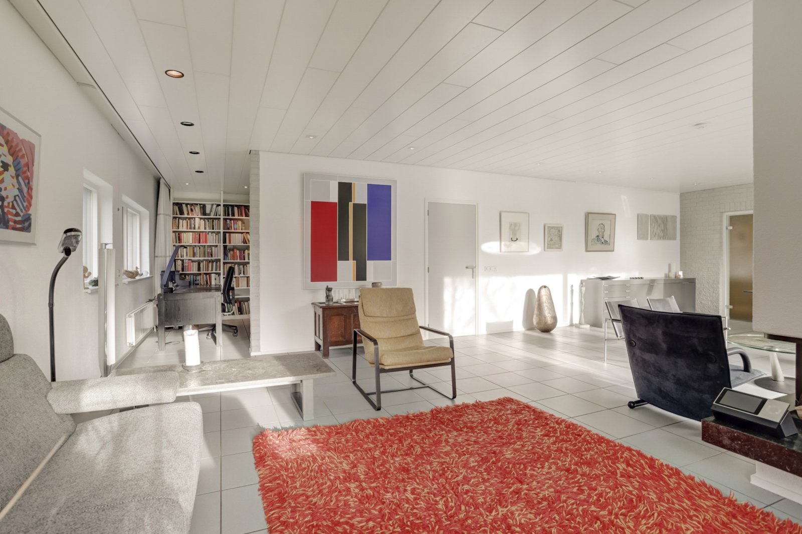 ***Europa-Makler*** heißt Sie herzlich willkommen in dieser exklusiven, freistehenden Architektenvilla mit Garage