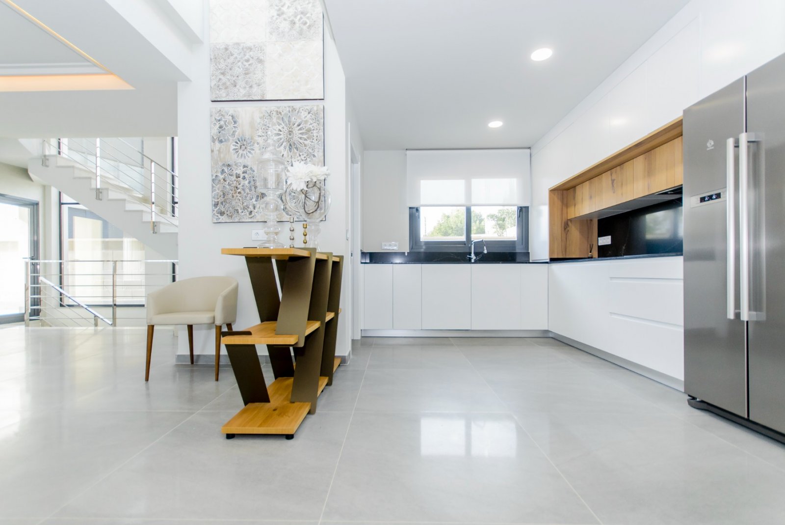 
Entdecken Sie das exklusive Modell Penelope, eine moderne Villa mit 3 Schlafzimmern, 3 Badezimmern und einer bebauten Fläche von 194 m².&#