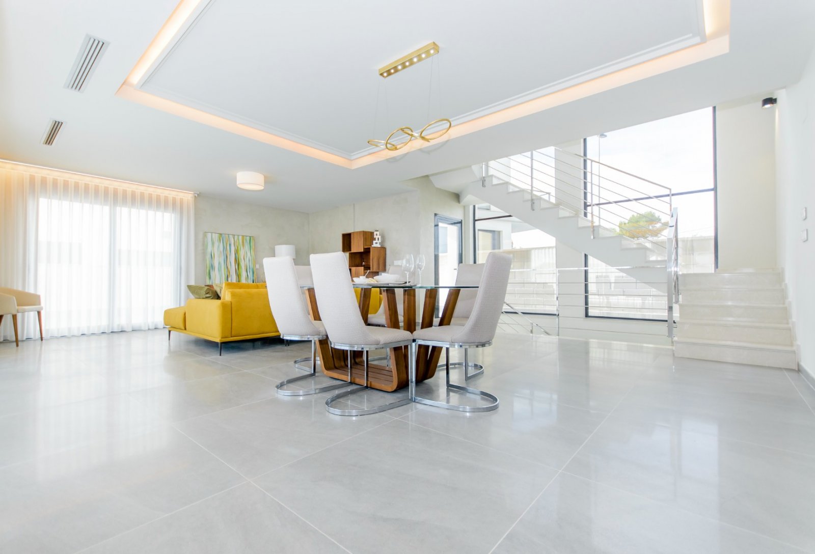 
Entdecken Sie das exklusive Modell Penelope, eine moderne Villa mit 3 Schlafzimmern, 3 Badezimmern und einer bebauten Fläche von 194 m².&#