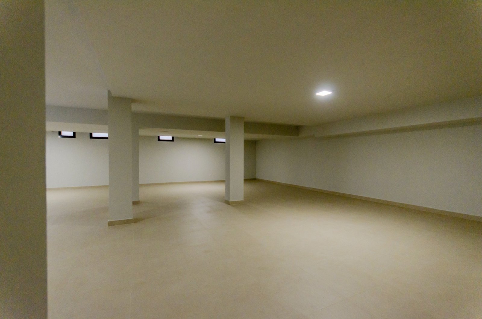 
Entdecken Sie das exklusive Modell Penelope, eine moderne Villa mit 3 Schlafzimmern, 3 Badezimmern und einer bebauten Fläche von 194 m².&#