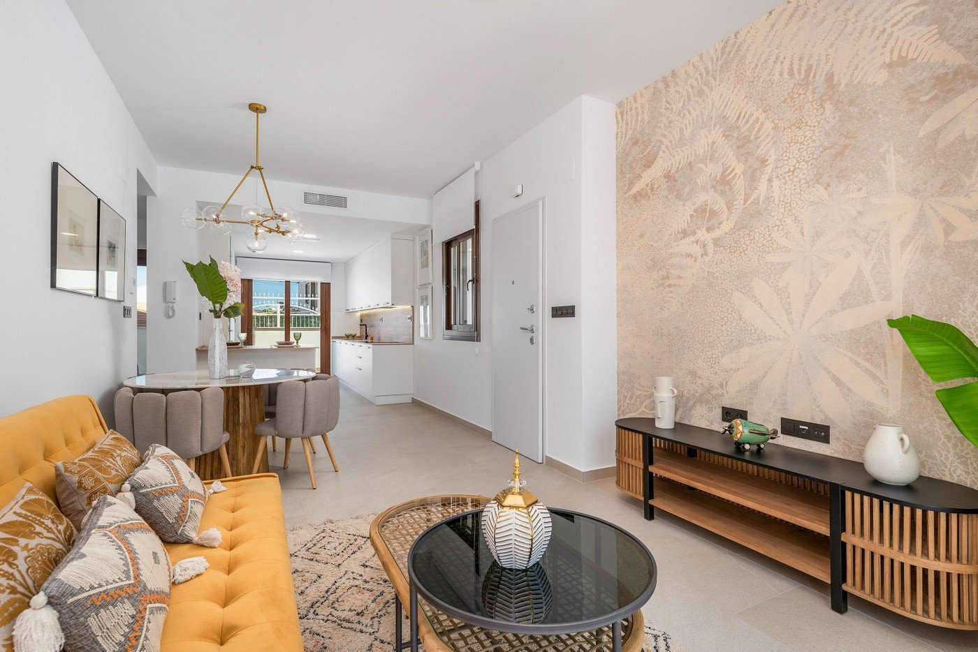 Bungalow im Erdgeschoss in einer Urbanisation in Torrevieja
Wie glücklich werden Sie sein, in diesem schönen neu gebauten Bungal