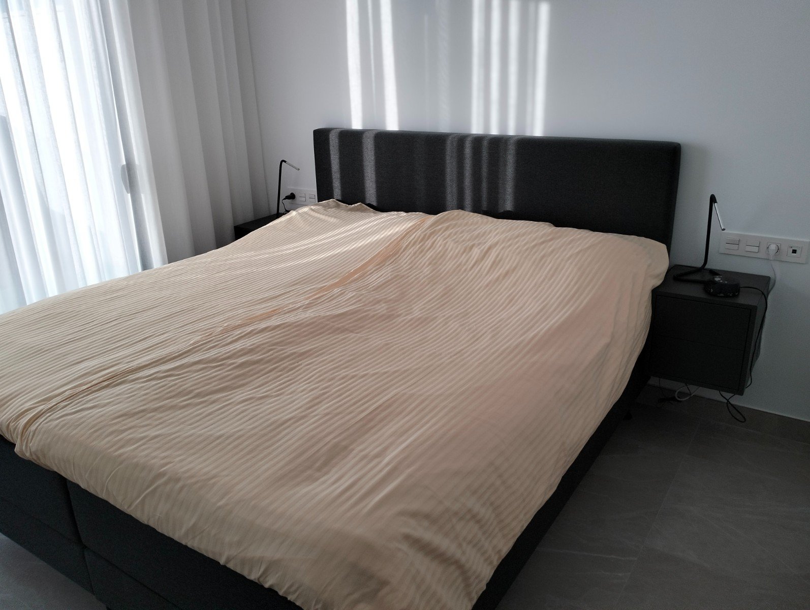 Sie werden dieser Neubauwohnung in Benijofar nicht widerstehen können.
Freuen Sie sich darauf, den Winter zu verbringen, Urlaub zu machen o