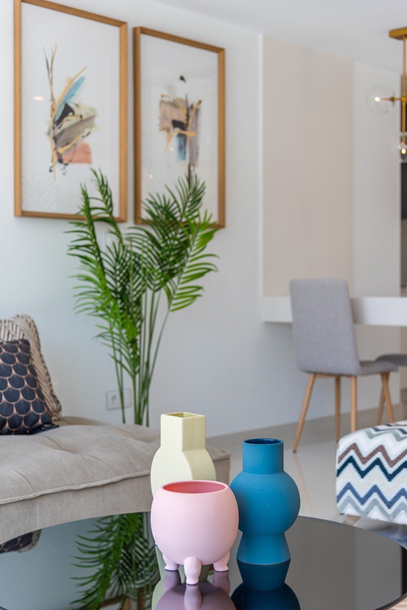 Stellen Sie sich vor, Sie würden jeden Tag in dieser beeindruckenden, neu erbauten Villa aufwachen, die sich in einer der exklusivsten und ruhigsten