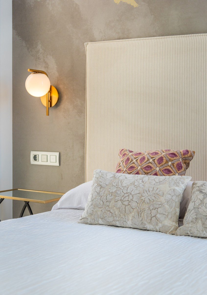  Stellen Sie sich vor, Sie würden jeden Tag in dieser beeindruckenden, neu erbauten Villa aufwachen, die sich in einer der exklusivsten und ruhigsten 