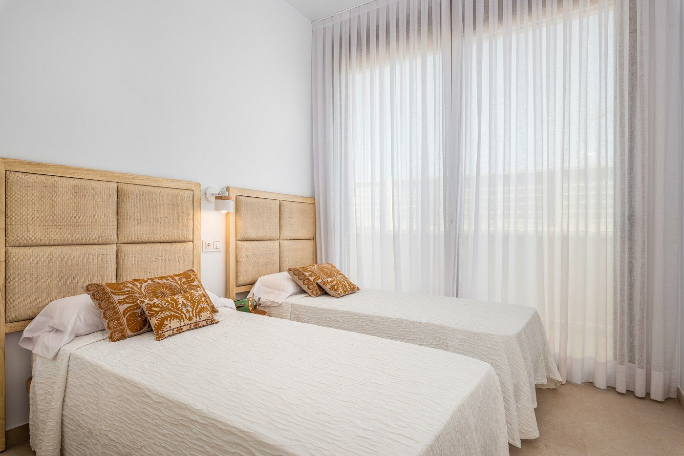 Neubauvilla zum Verkauf in Vera, Almeria
In dieser wunderschönen Neubauvilla in Almeria können Sie Meer, Wärme, aber vor allem Fantasie atm