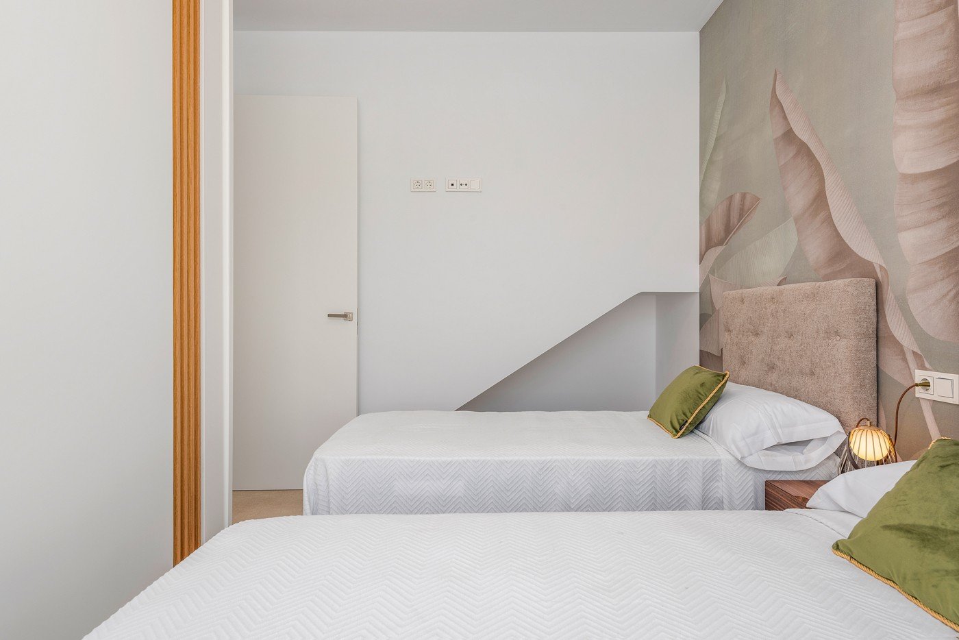 Die Villa Laguna Azul im prestigeträchtigen Residencial Monte Carmelo de Vera in Almería ist die perfekte Kombination aus modernem Design, Komfort un