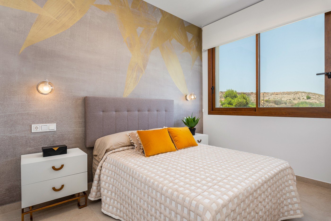 Die Villa Laguna Azul im prestigeträchtigen Residencial Monte Carmelo de Vera in Almería ist die perfekte Kombination aus modernem Design, Komfort un