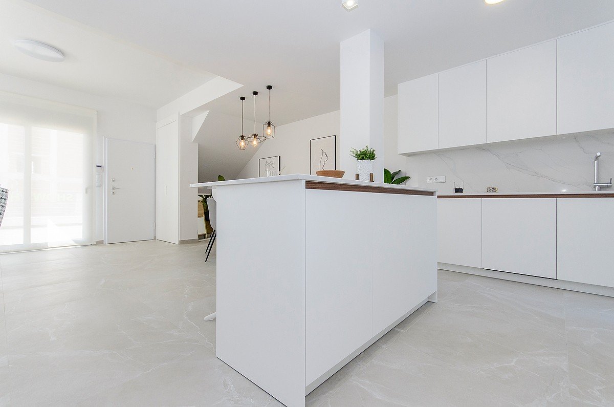 
Genießen Sie einen unserer AMAY BELLAVISTA Bungalows: Design, Komfort und Lage.
Diese wunderbare Erdgeschoss Bungalow der neuen