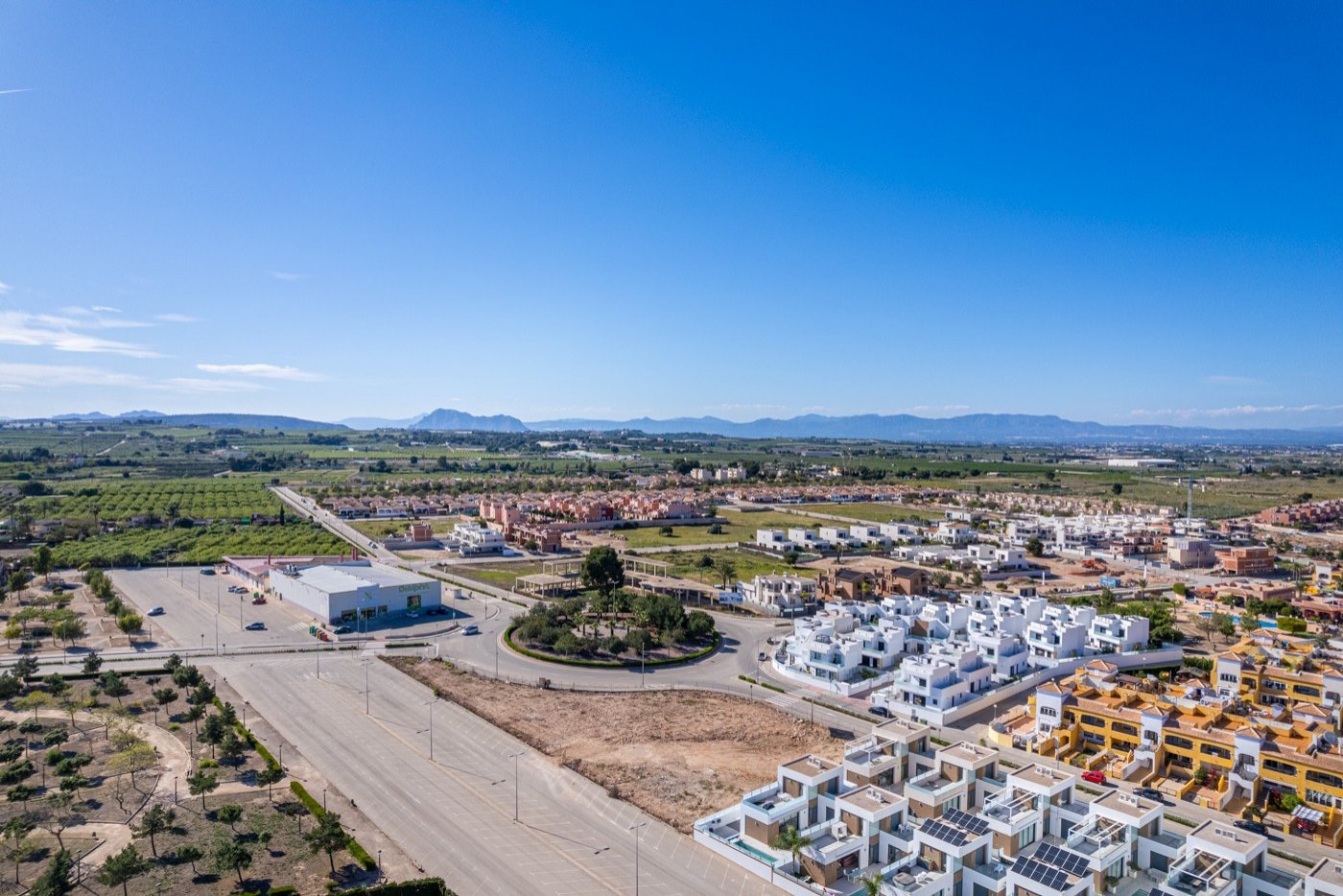 Bauen Sie sich ein Traumleben in diesen wunderschönen Neubauvillen in Los Montesinos
Gehören Sie zu den Menschen, die gerne jeden Morgen au