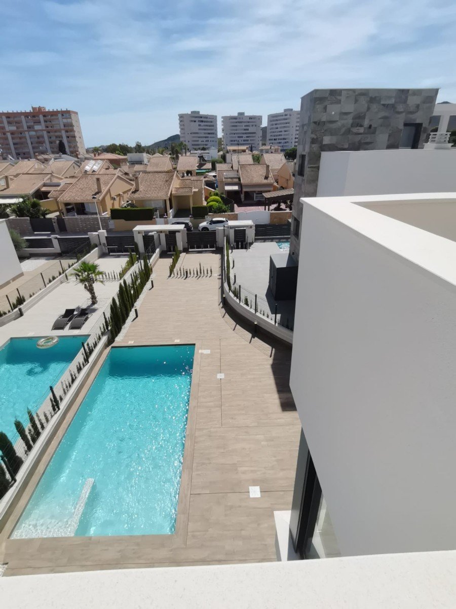 Neu gebaute Villa in Playa Honda, Mar Menor
Können Sie sich vorstellen, die Ruhe des Meeres, das Klima und die wunderbare Atmosphäre der Co