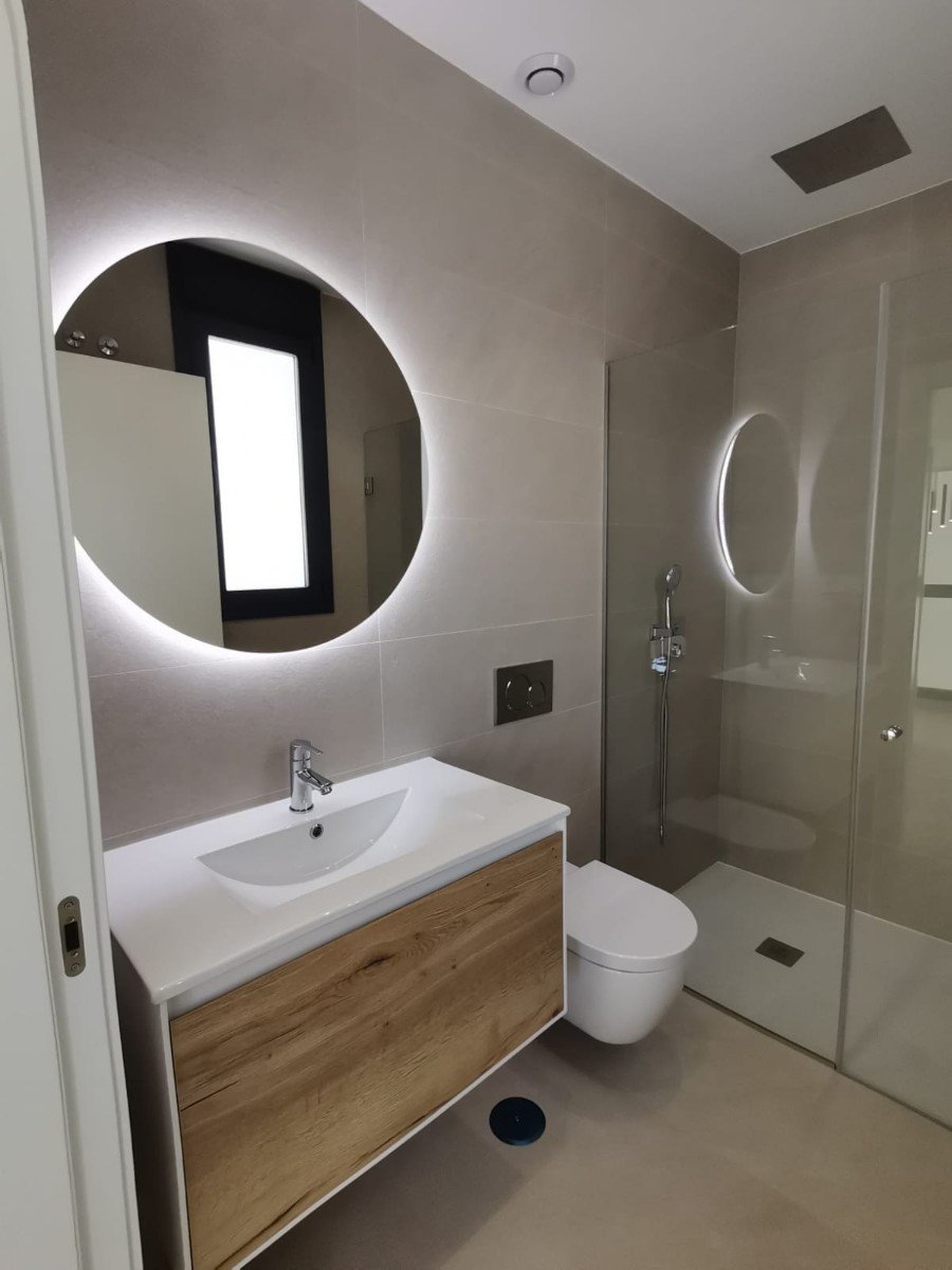 Neu gebaute Villa in Playa Honda, Mar Menor
Können Sie sich vorstellen, die Ruhe des Meeres, das Klima und die wunderbare Atmosphäre der Co