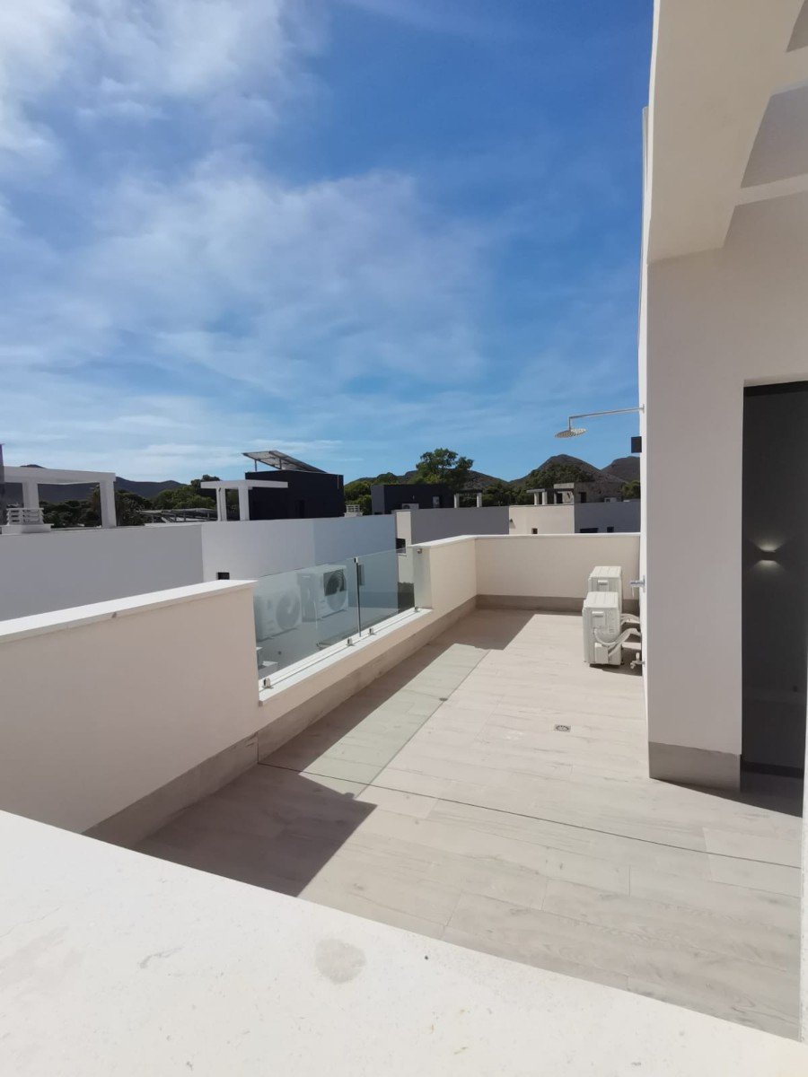 Neu gebaute Villa in Playa Honda, Mar Menor
Können Sie sich vorstellen, die Ruhe des Meeres, das Klima und die wunderbare Atmosphäre der Co