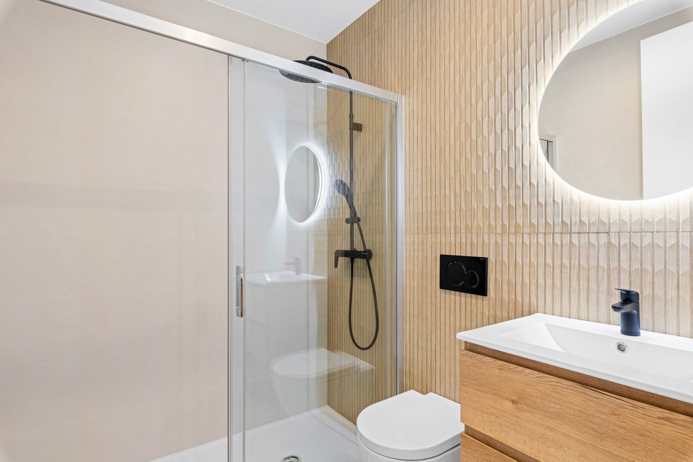  Geräumiges und luxuriöses Apartment mit drei Schlafzimmern und einer Terrasse/Balkon von fast 19 m² in Südlage. Ideal für alle, die im schönen Benijó