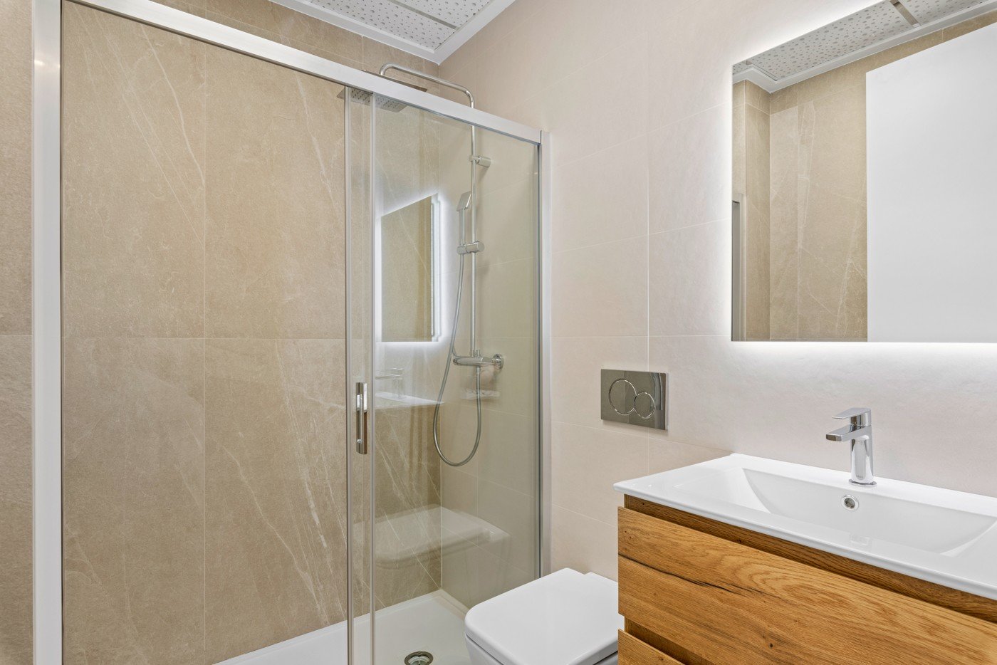  Geräumiges und luxuriöses Apartment mit drei Schlafzimmern und einer Terrasse/Balkon von fast 19 m² in Südlage. Ideal für alle, die im schönen Benijó