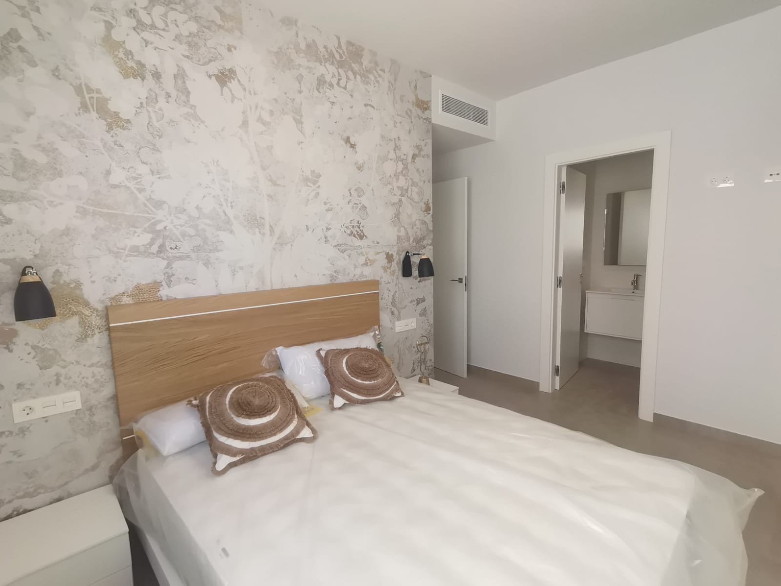  wohnung in Torrevieja für ein neues Leben direkt am Meer&#13;&#13;
Diese neue Wohnanlage in Torrevieja liegt nur 600 Meter von der fantastischen Play