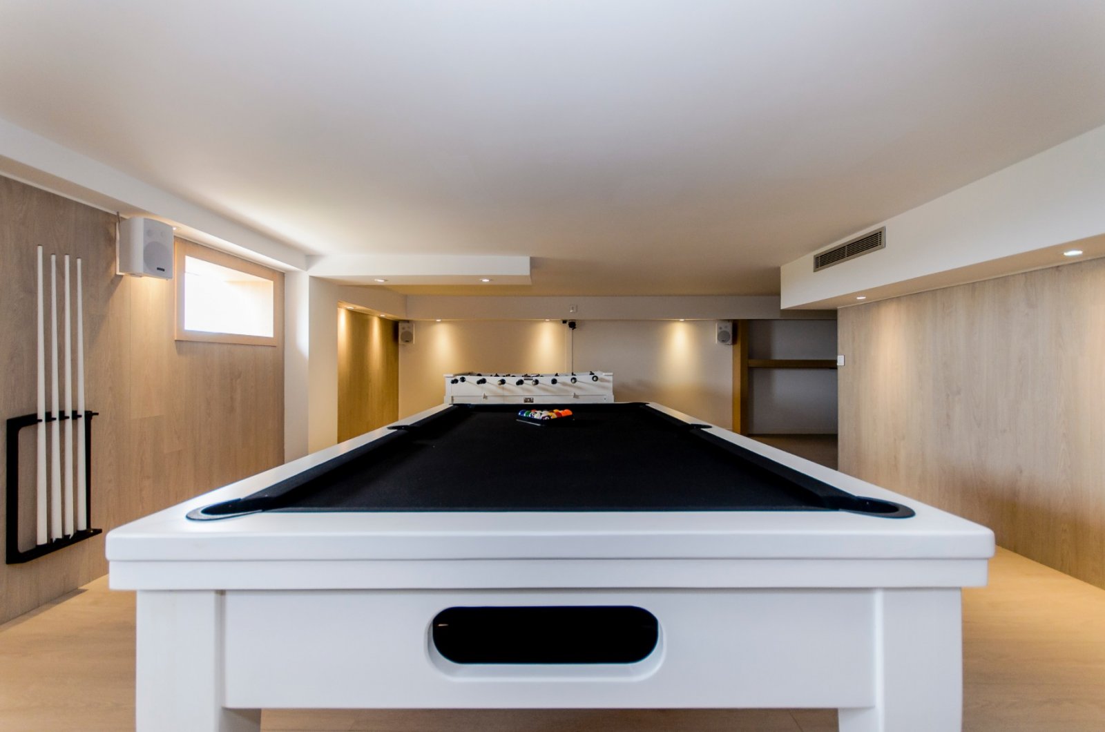 Neubauvilla zum Verkauf in Dehesa de Campoamor
In einer großzügigen Umgebung mit fast ganzjährigem Sonnenschein und mit herrlichem