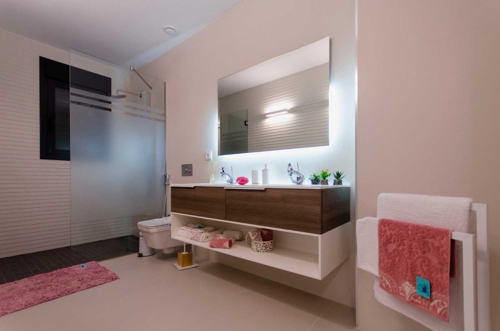 Neubau-Villa in Dehesa de Campoamor
Wenn Sie zu denjenigen gehören, die der Meinung sind, dass man für ein entspanntes Leben an der Costa B