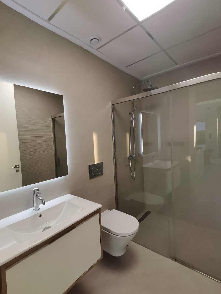  Neue Villen in Los Montesinos: Ein Ort zum Entspannen
Unter all den Häusern wird diese neue Villa mit Keller in Los Montesinos besonders Ih