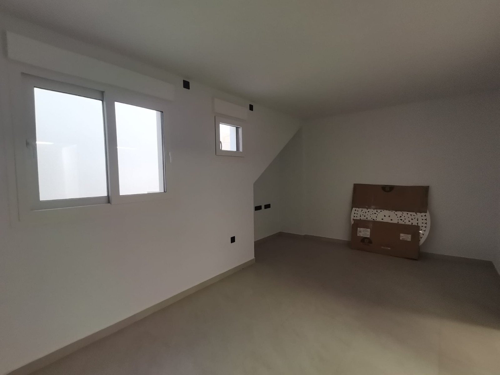  Neue Villen in Los Montesinos: Ein Ort zum Entspannen
Unter all den Häusern wird diese neue Villa mit Keller in Los Montesinos besonders Ih