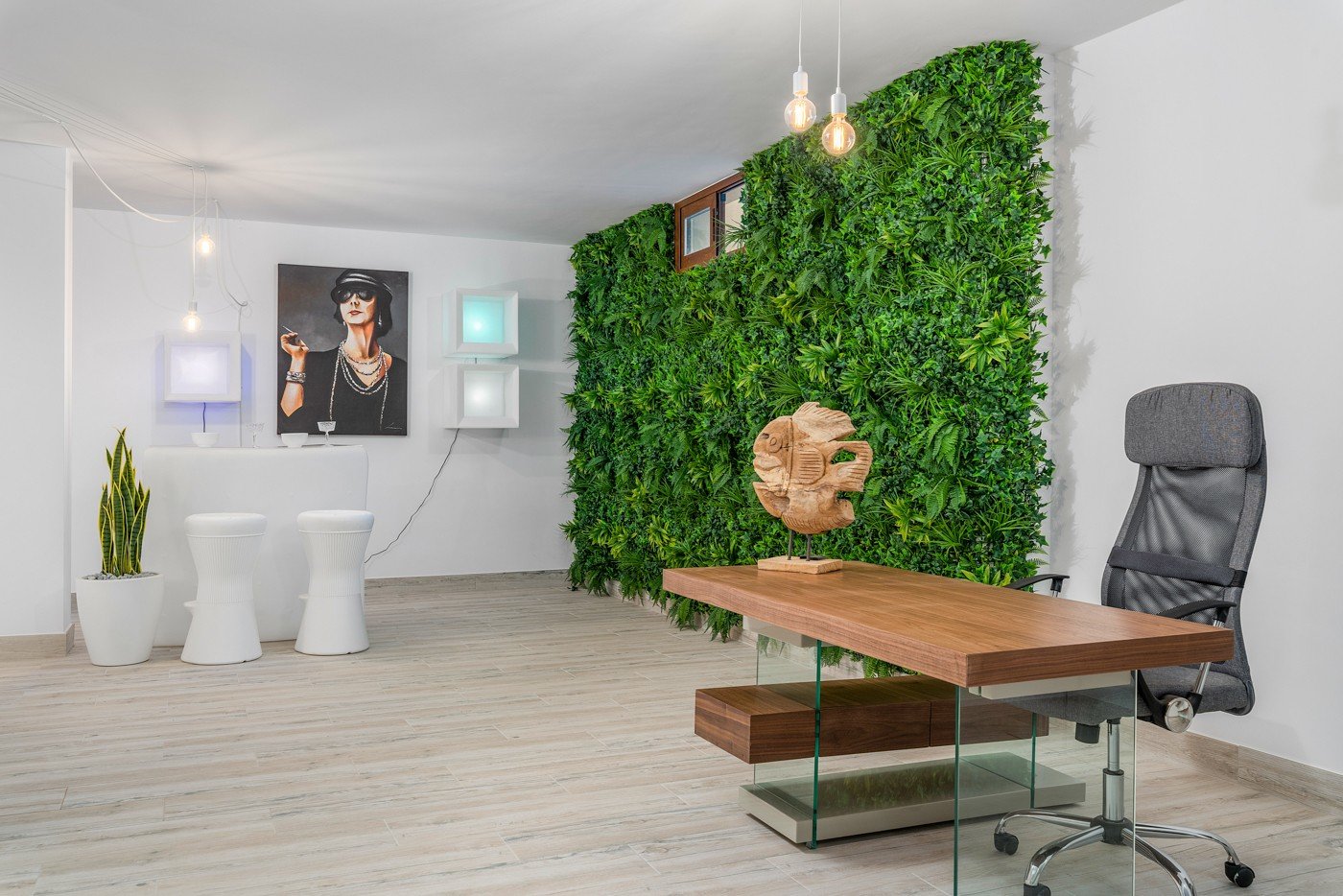  Neubauvilla zum Verkauf in Vera, Almeria
In dieser wunderschönen Neubauvilla in Almeria können Sie Meer, Wärme, aber vor allem Fantasie atm