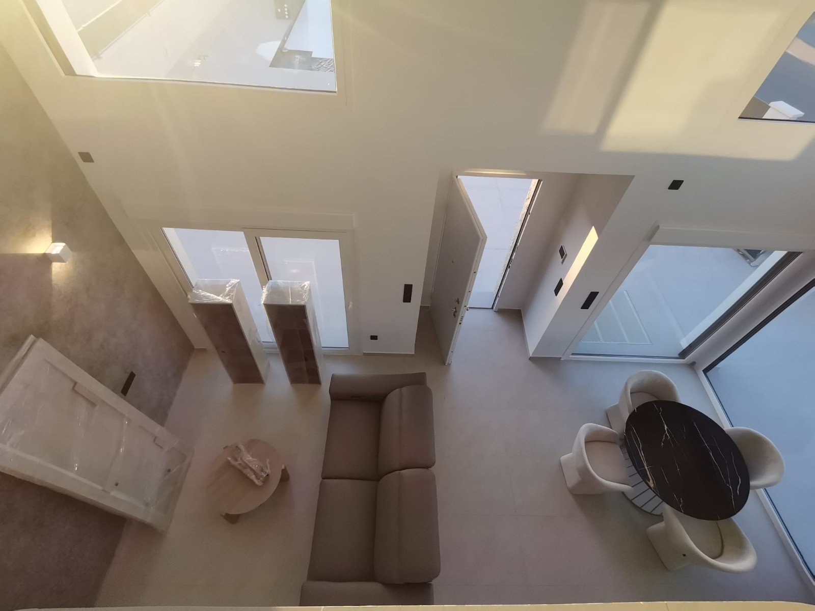  Neue Villen in Los Montesinos: Ein Ort zum Entspannen
Unter all den Häusern wird diese neue Villa mit Keller in Los Montesinos besonders Ih