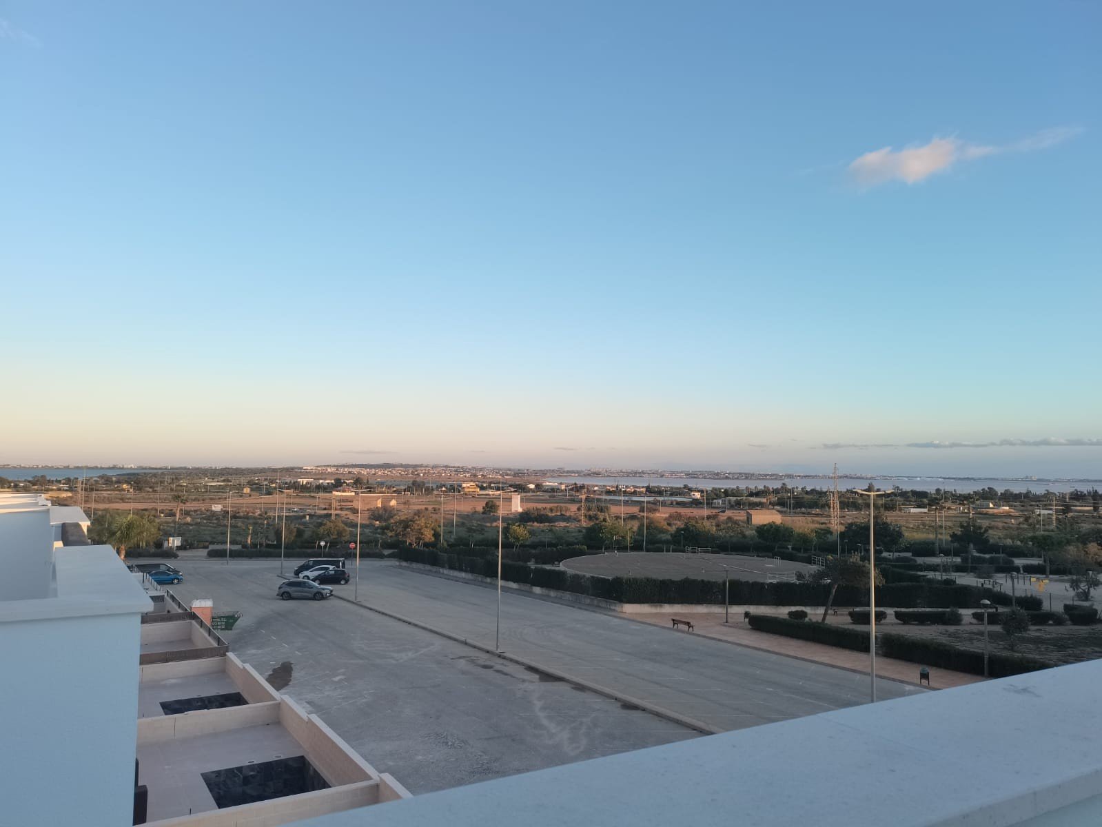  Neue Villen in Los Montesinos: Ein Ort zum Entspannen
Unter all den Häusern wird diese neue Villa mit Keller in Los Montesinos besonders Ih