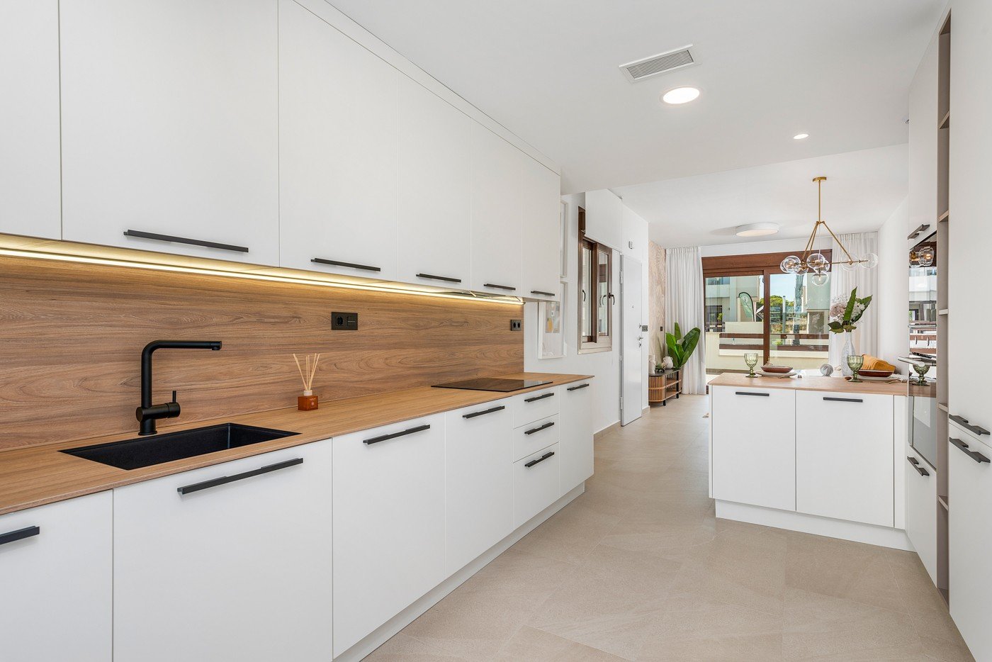  Bungalow im Erdgeschoss in einer Urbanisation in Torrevieja

Wie glücklich werden Sie sein, in diesem schönen neu gebauten Bungal