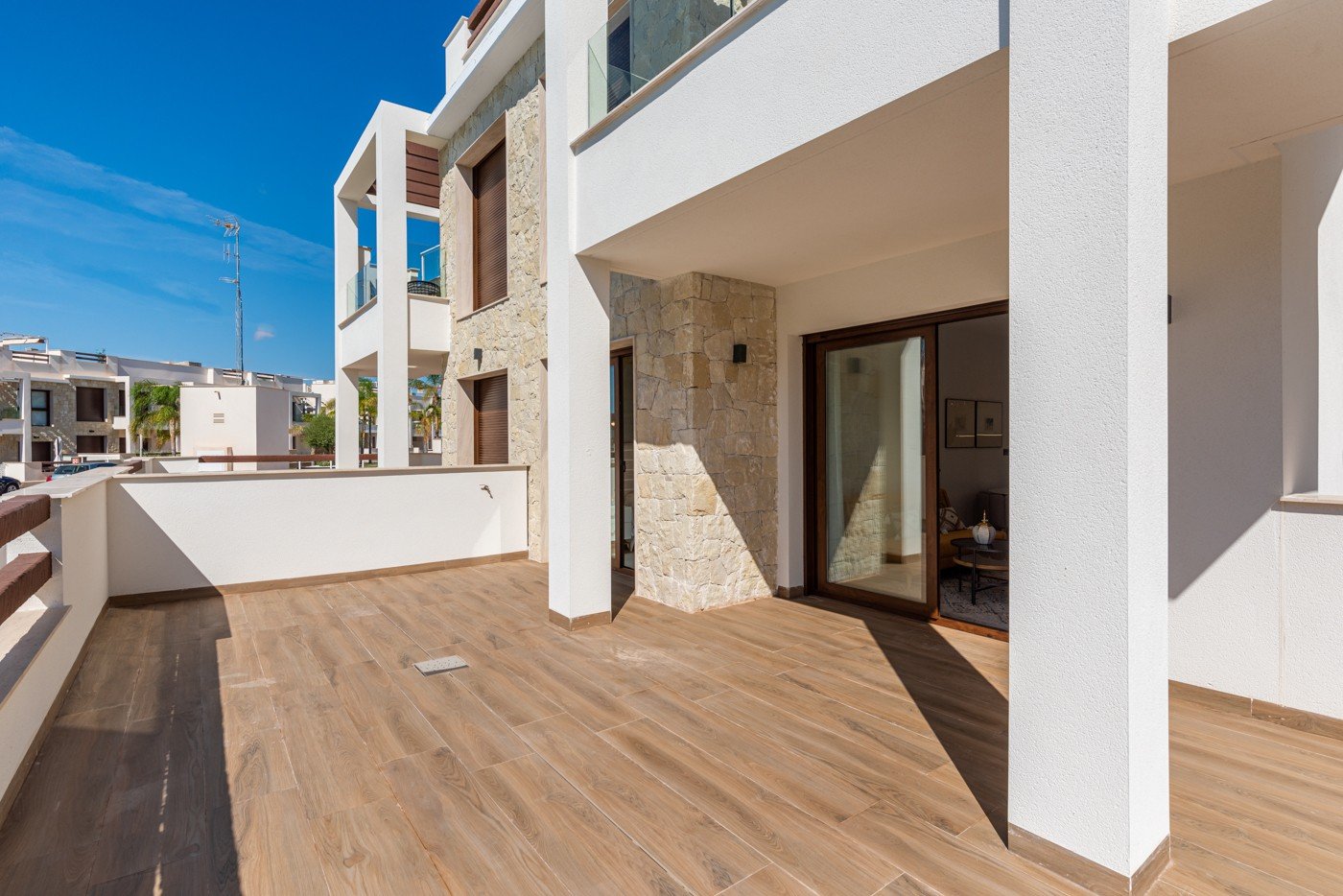  Bungalow im Erdgeschoss in einer Urbanisation in Torrevieja

Wie glücklich werden Sie sein, in diesem schönen neu gebauten Bungal