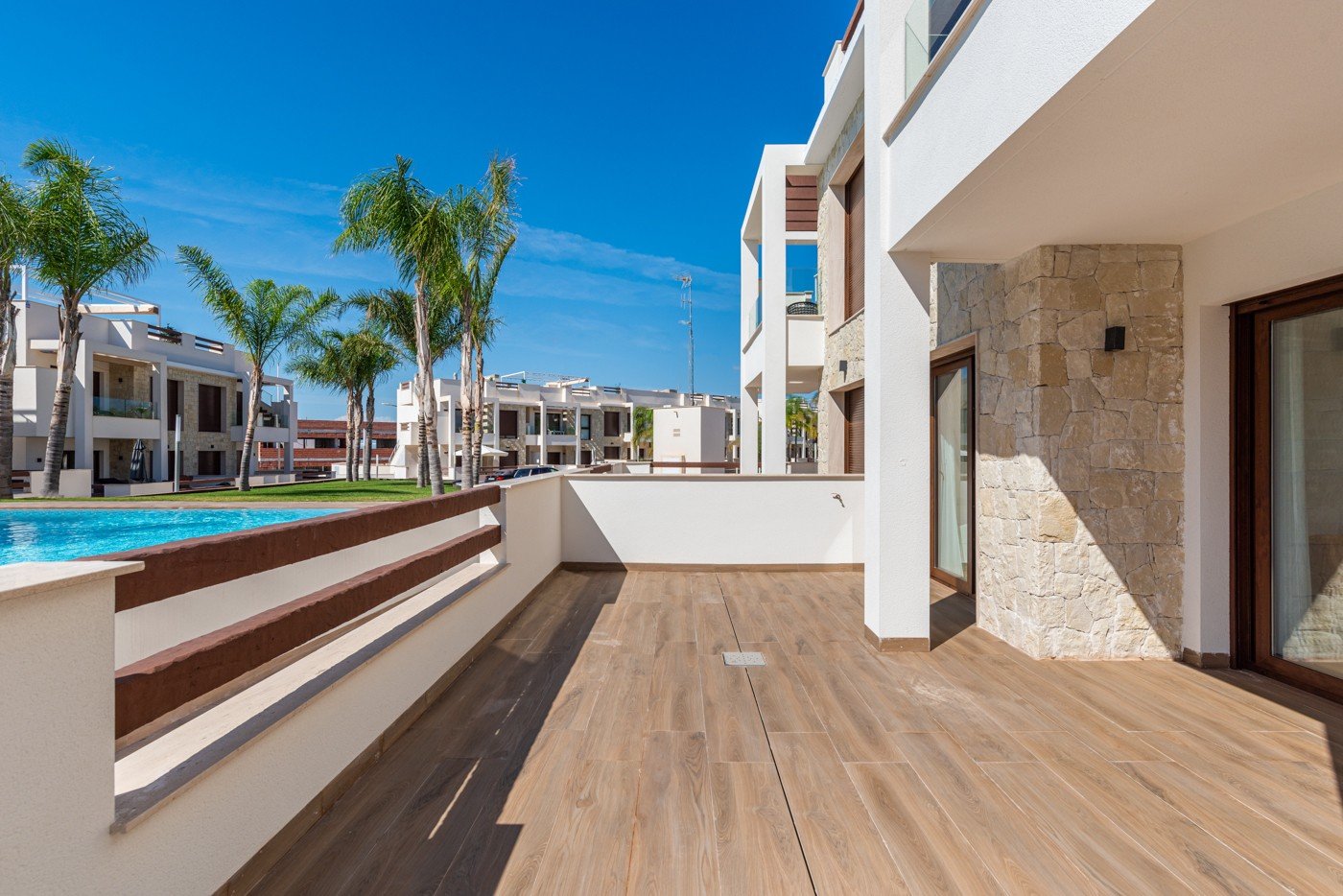  Bungalow im Erdgeschoss in einer Urbanisation in Torrevieja

Wie glücklich werden Sie sein, in diesem schönen neu gebauten Bungal