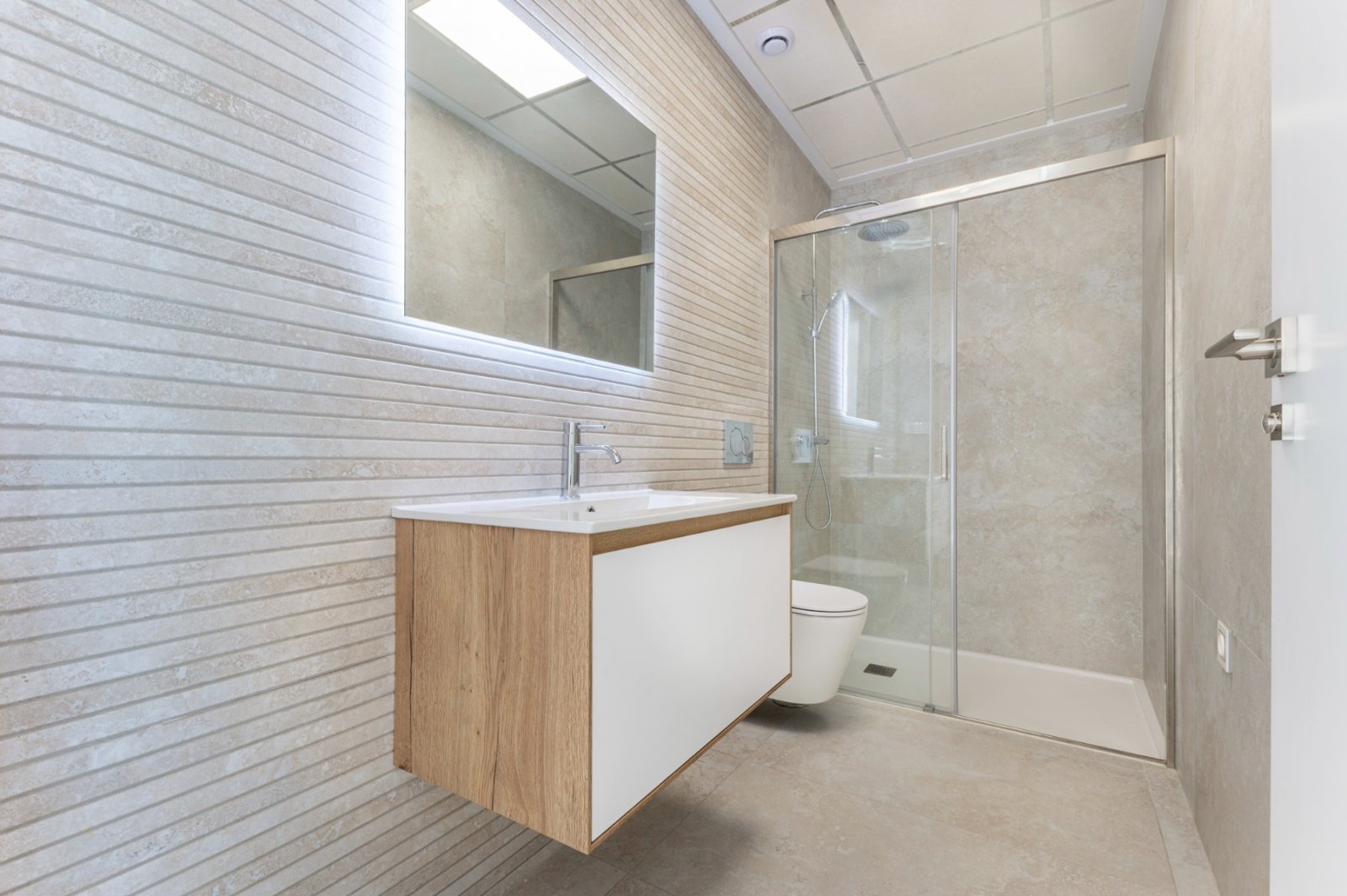  Entdecken Sie diesen schönen neu gebauten Bungalow in San Miguel de Salinas
Sind Sie auf der Suche nach einer Erholung in der Sonne und der