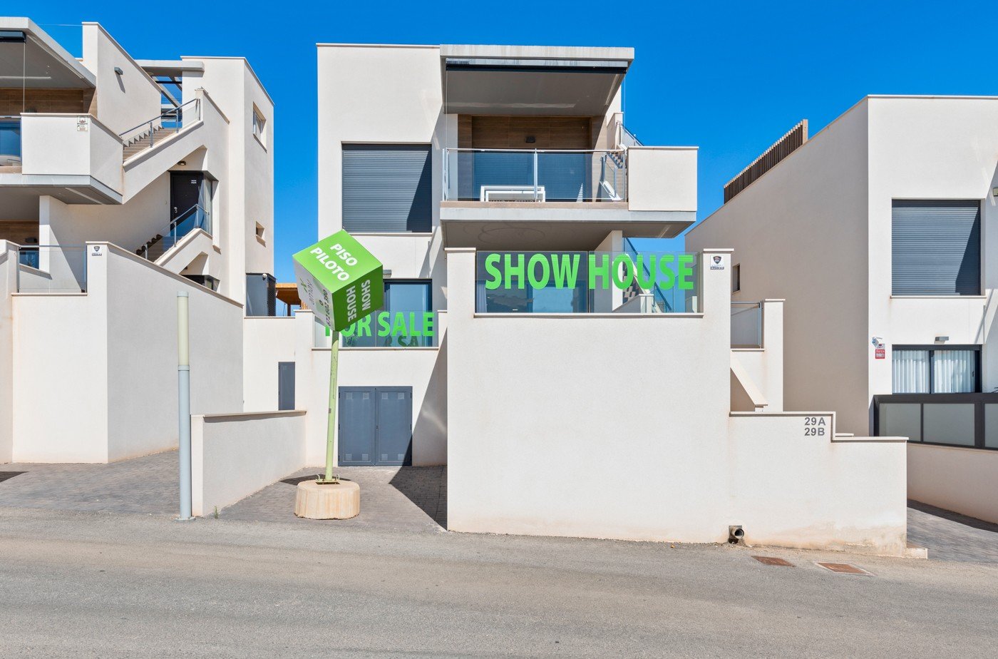  Genießen Sie einen unserer Bungalows AMAY BELLAVISTA: Design, Komfort und Lage
Unter den Hunderten von zum Verkauf stehenden Immobilien, di