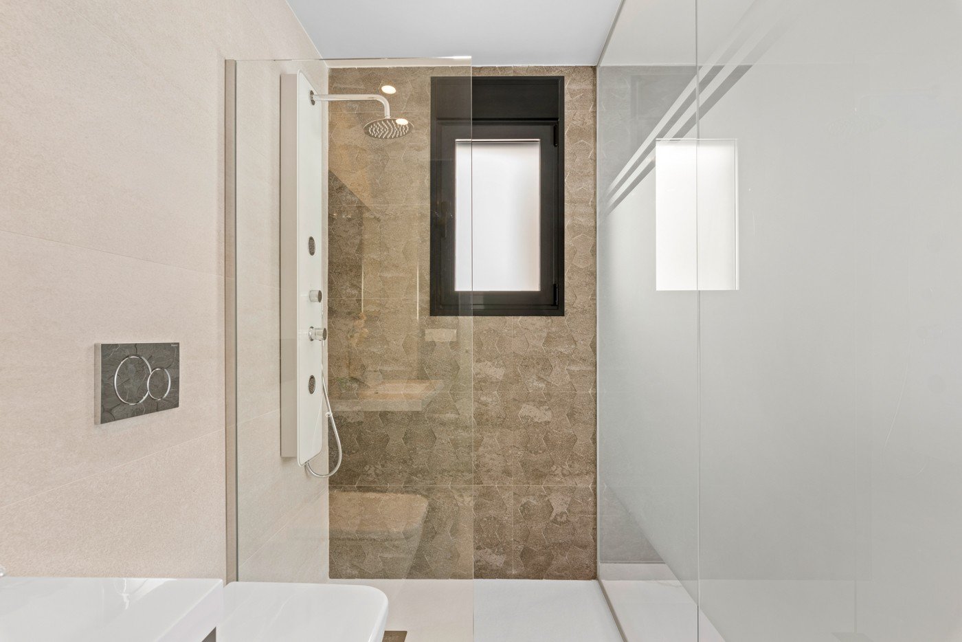  Genießen Sie einen unserer Bungalows AMAY BELLAVISTA: Design, Komfort und Lage
Unter den Hunderten von zum Verkauf stehenden Immobilien, di