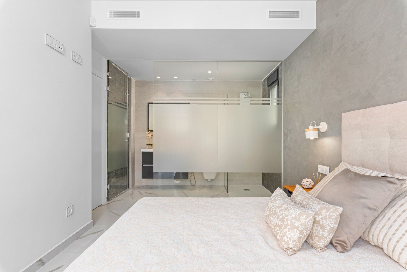  Genießen Sie einen unserer Bungalows AMAY BELLAVISTA: Design, Komfort und Lage
Unter den Hunderten von zum Verkauf stehenden Immobilien, di