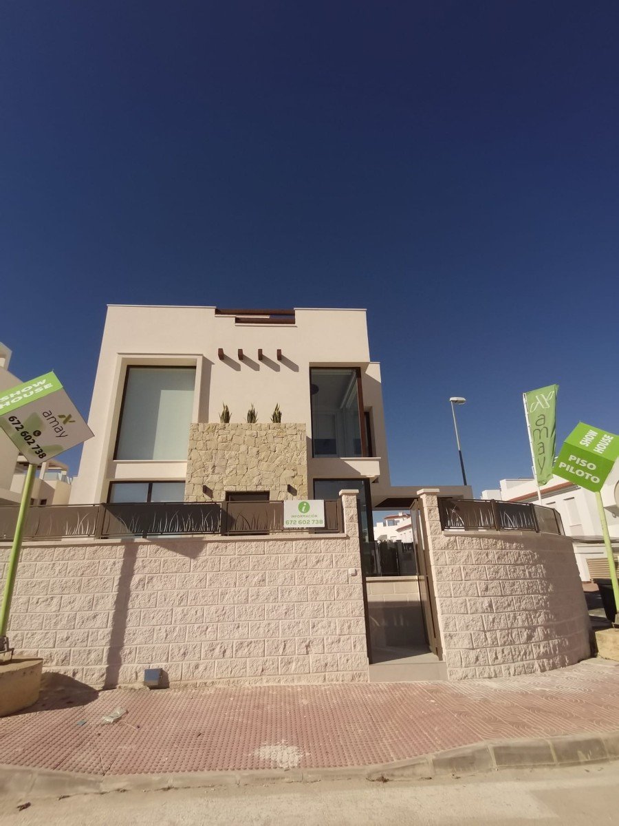  Das Residencial Villas Las Lagunas liegt in einer der schönsten und ruhigsten Gegenden zwischen Ciudad Quesada und Pueblo Bravo. Das Projekt besteht 