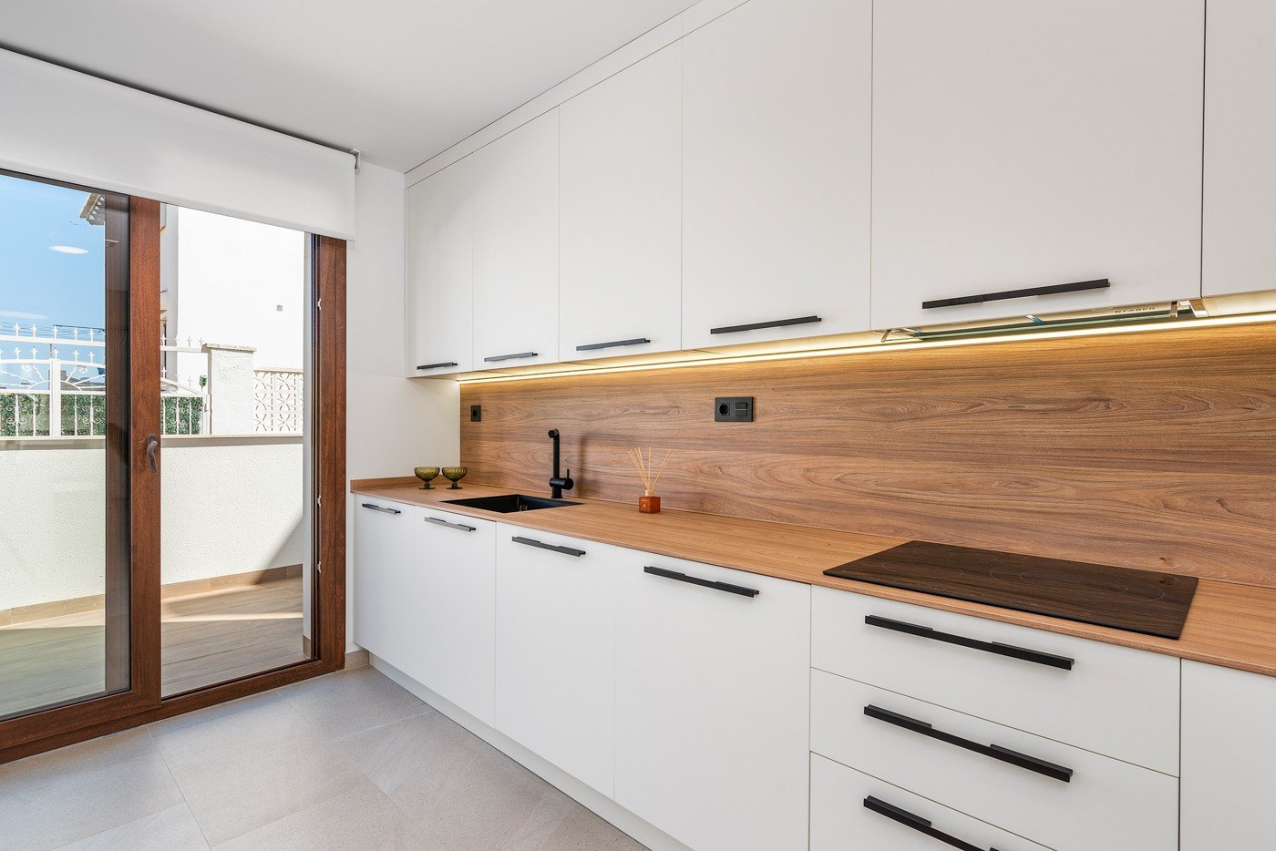  Bungalow im Erdgeschoss in einer Urbanisation in Torrevieja

Wie glücklich werden Sie sein, in diesem schönen neu gebauten Bungal