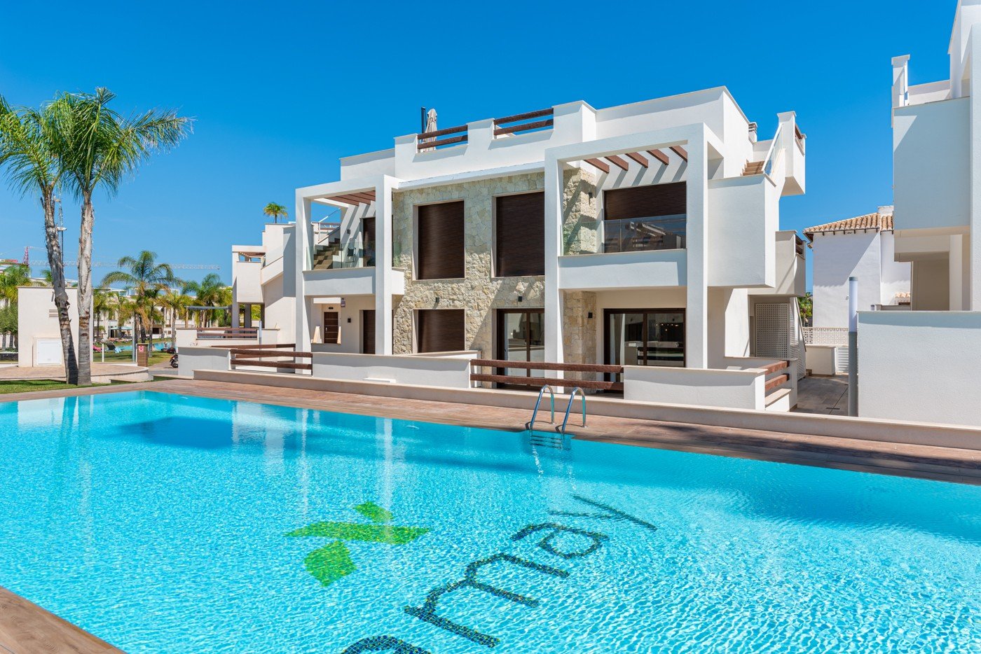  Bungalow im Erdgeschoss in einer Urbanisation in Torrevieja

Wie glücklich werden Sie sein, in diesem schönen neu gebauten Bungal
