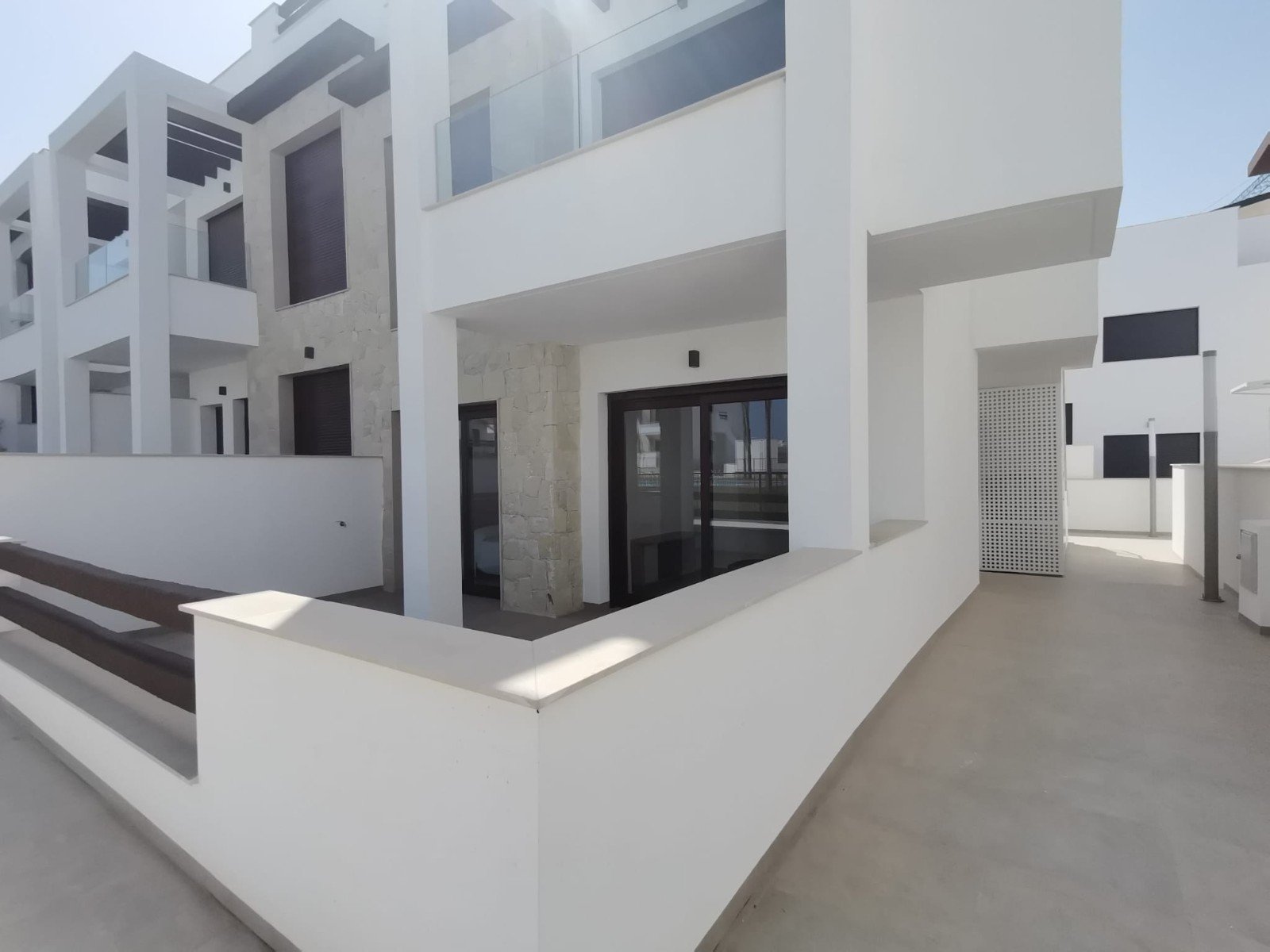  Bungalow im Erdgeschoss in einer Urbanisation in Torrevieja

Wie glücklich werden Sie sein, in diesem schönen neu gebauten Bungal
