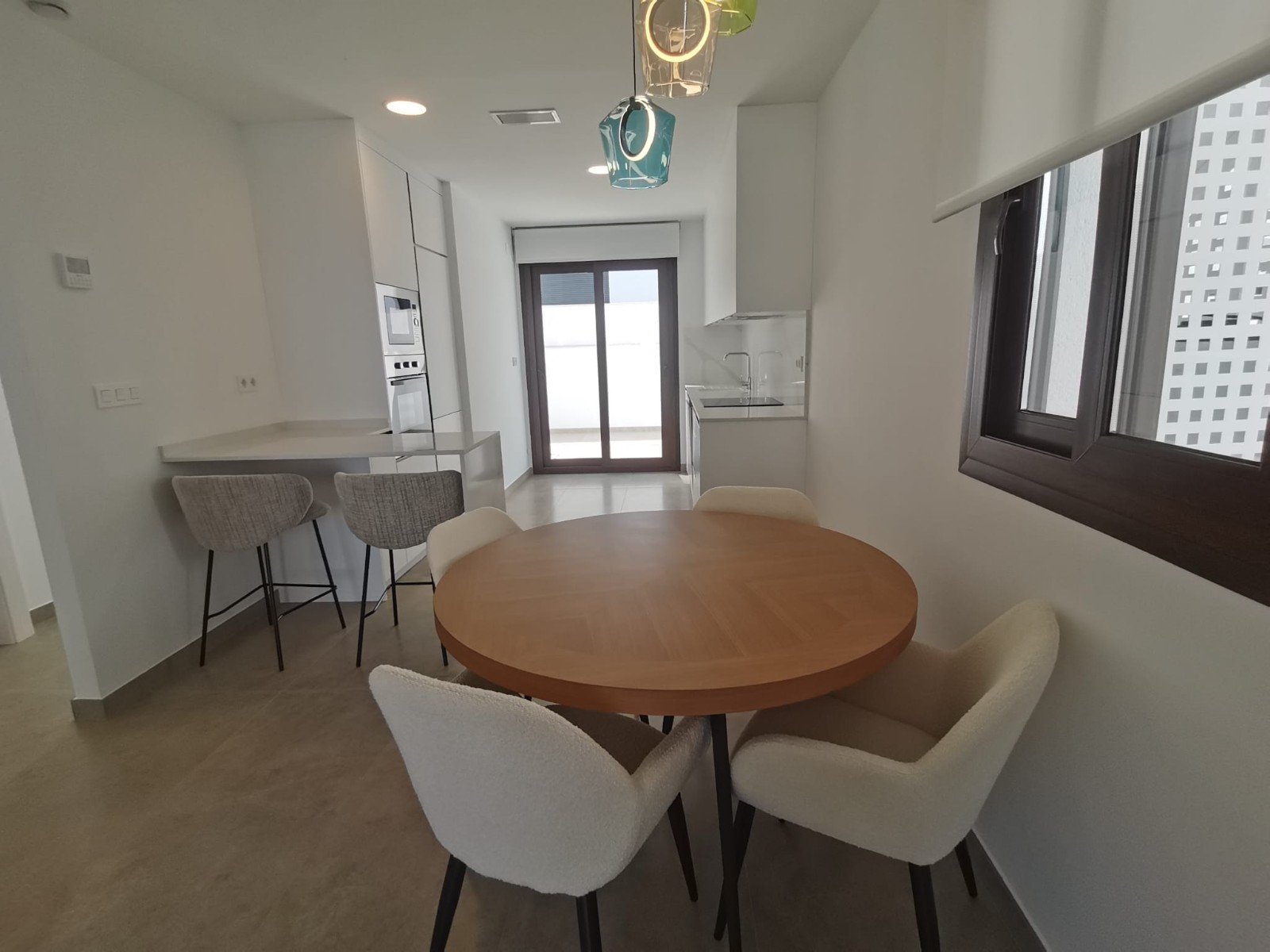  Bungalow im Erdgeschoss in einer Urbanisation in Torrevieja

Wie glücklich werden Sie sein, in diesem schönen neu gebauten Bungal