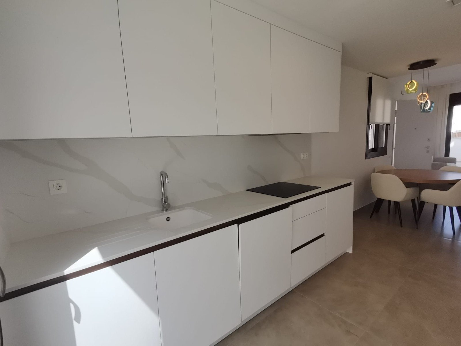 Bungalow im Erdgeschoss in einer Urbanisation in Torrevieja

Wie glücklich werden Sie sein, in diesem schönen neu gebauten Bungal