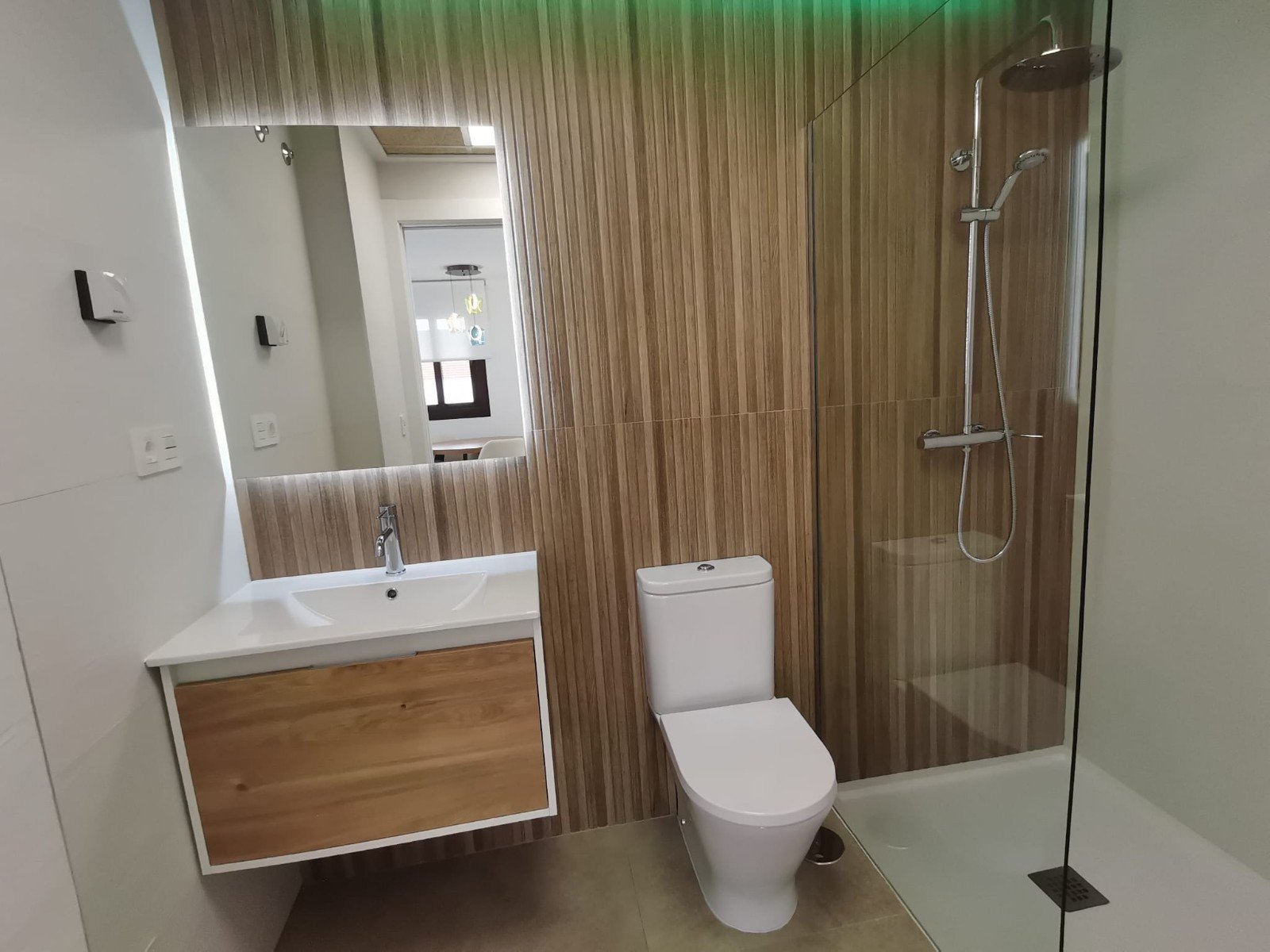  Bungalow im Erdgeschoss in einer Urbanisation in Torrevieja

Wie glücklich werden Sie sein, in diesem schönen neu gebauten Bungal
