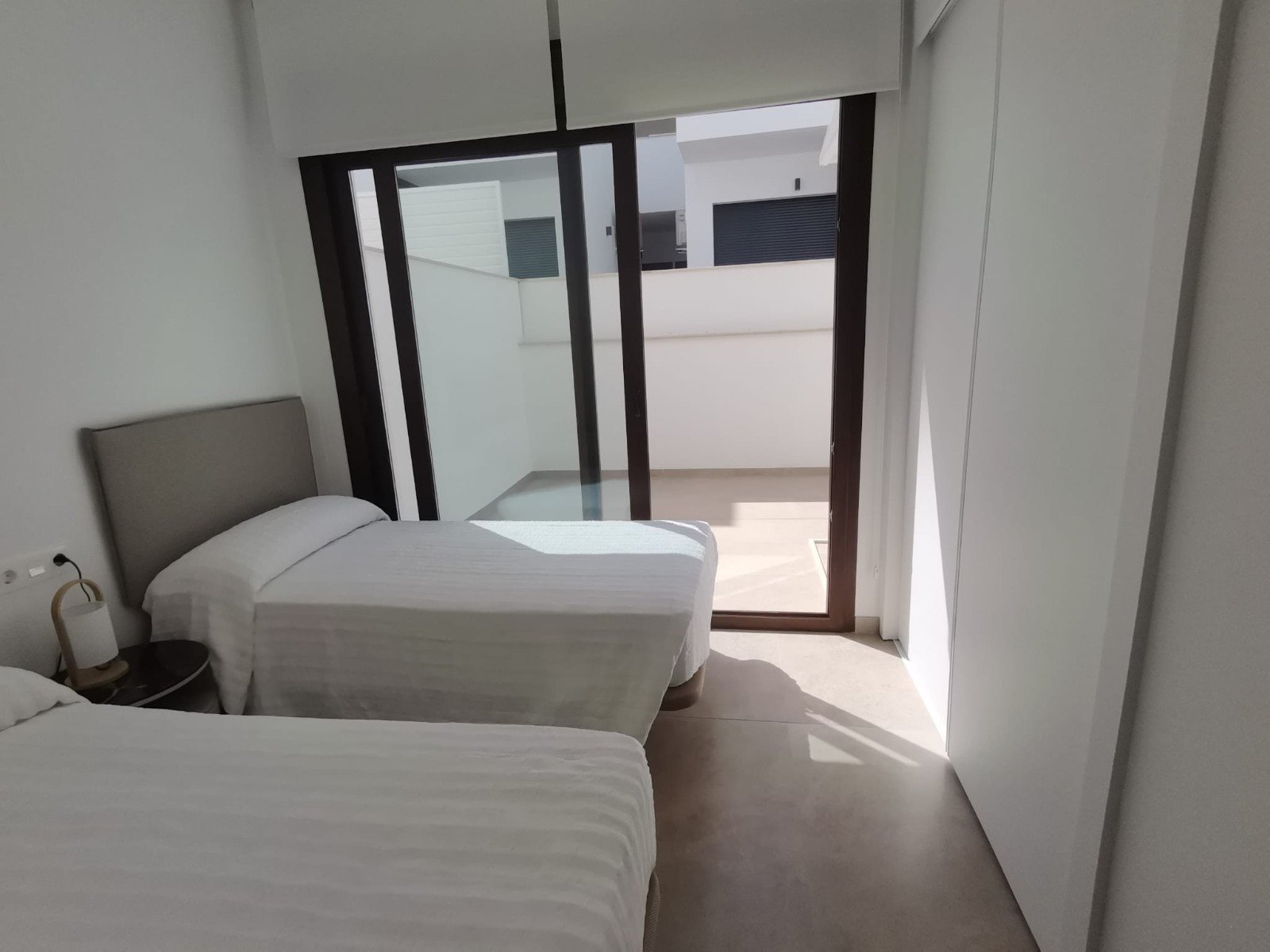  Bungalow im Erdgeschoss in einer Urbanisation in Torrevieja

Wie glücklich werden Sie sein, in diesem schönen neu gebauten Bungal
