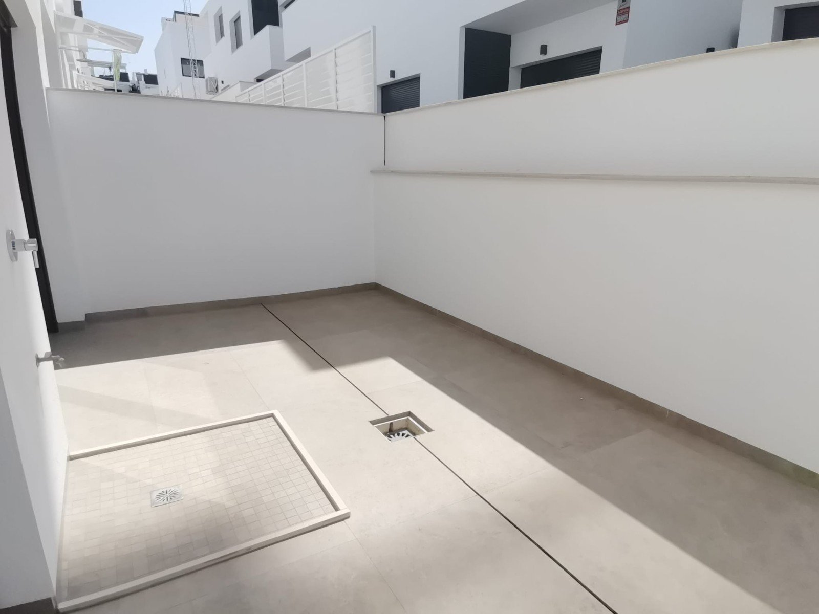  Bungalow im Erdgeschoss in einer Urbanisation in Torrevieja

Wie glücklich werden Sie sein, in diesem schönen neu gebauten Bungal