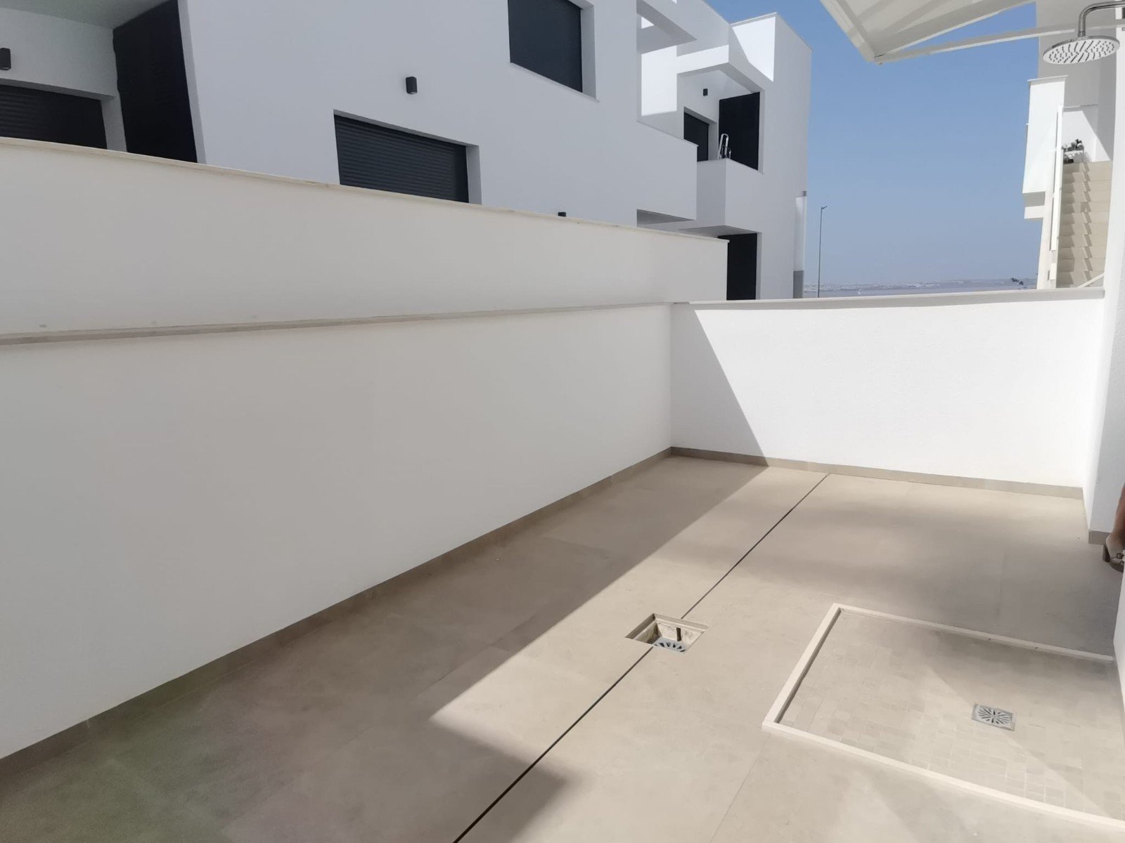  Bungalow im Erdgeschoss in einer Urbanisation in Torrevieja

Wie glücklich werden Sie sein, in diesem schönen neu gebauten Bungal