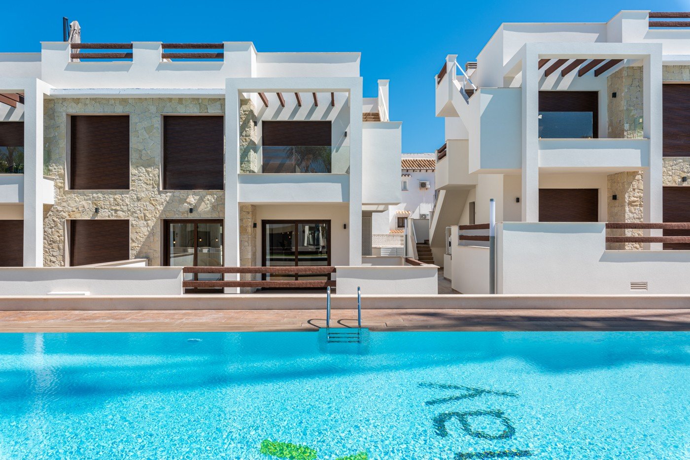  Bungalow im Erdgeschoss in einer Urbanisation in Torrevieja

Wie glücklich werden Sie sein, in diesem schönen neu gebauten Bungal