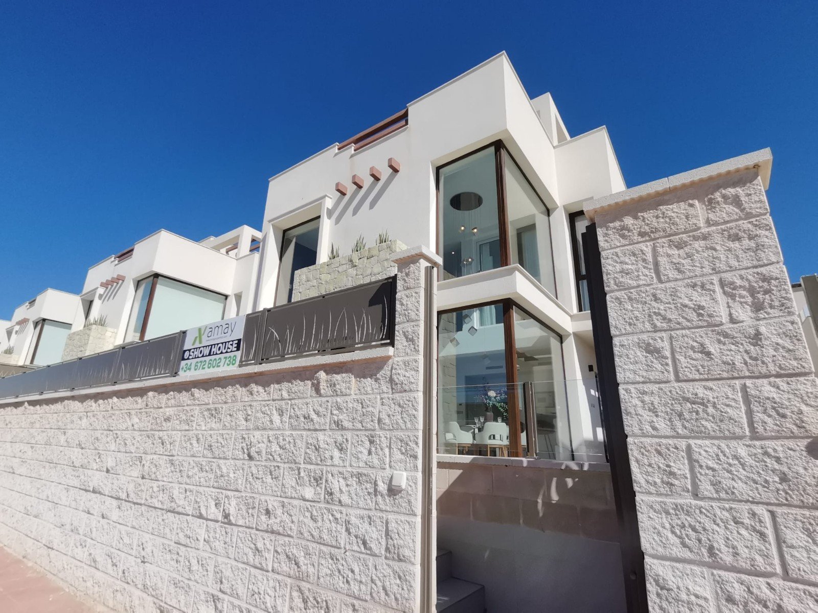  Das Residencial Villas Las Lagunas liegt in einer der schönsten und ruhigsten Gegenden zwischen Ciudad Quesada und Pueblo Bravo. Das Projekt besteht 