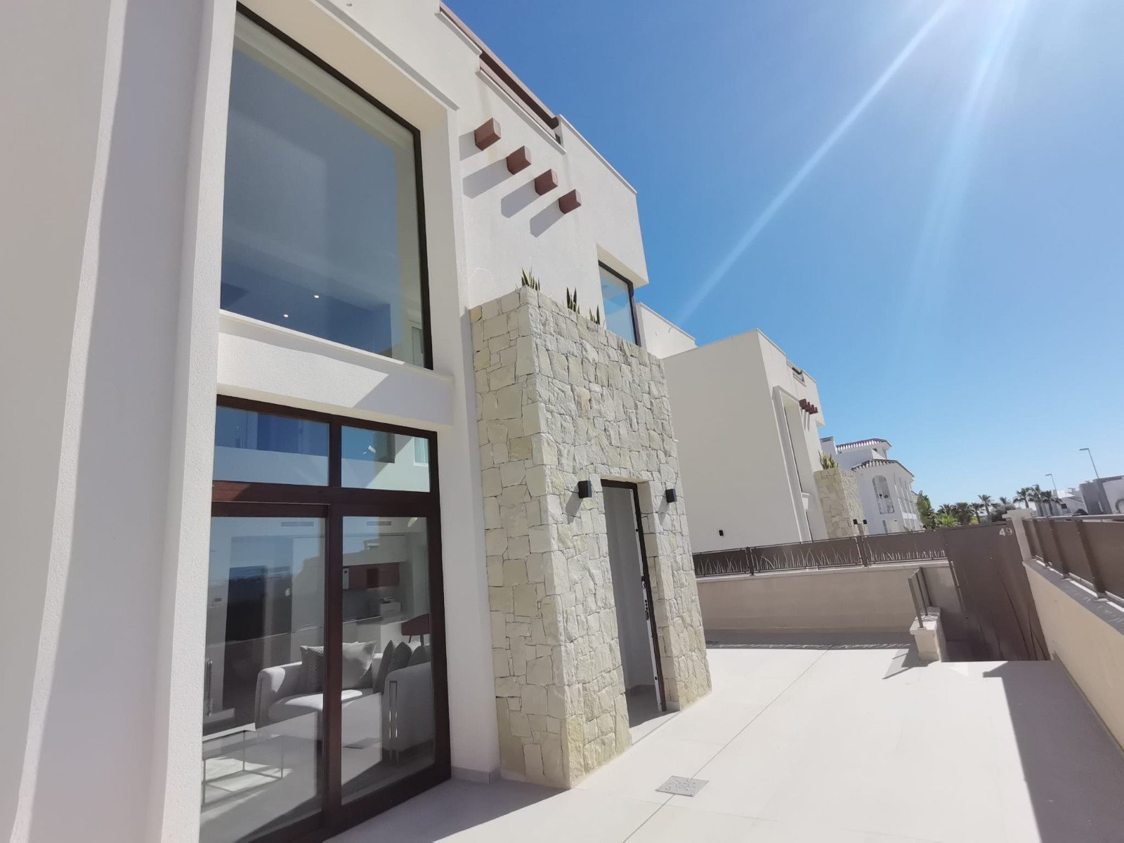  Das Residencial Villas Las Lagunas liegt in einer der schönsten und ruhigsten Gegenden zwischen Ciudad Quesada und Pueblo Bravo. Das Projekt besteht 