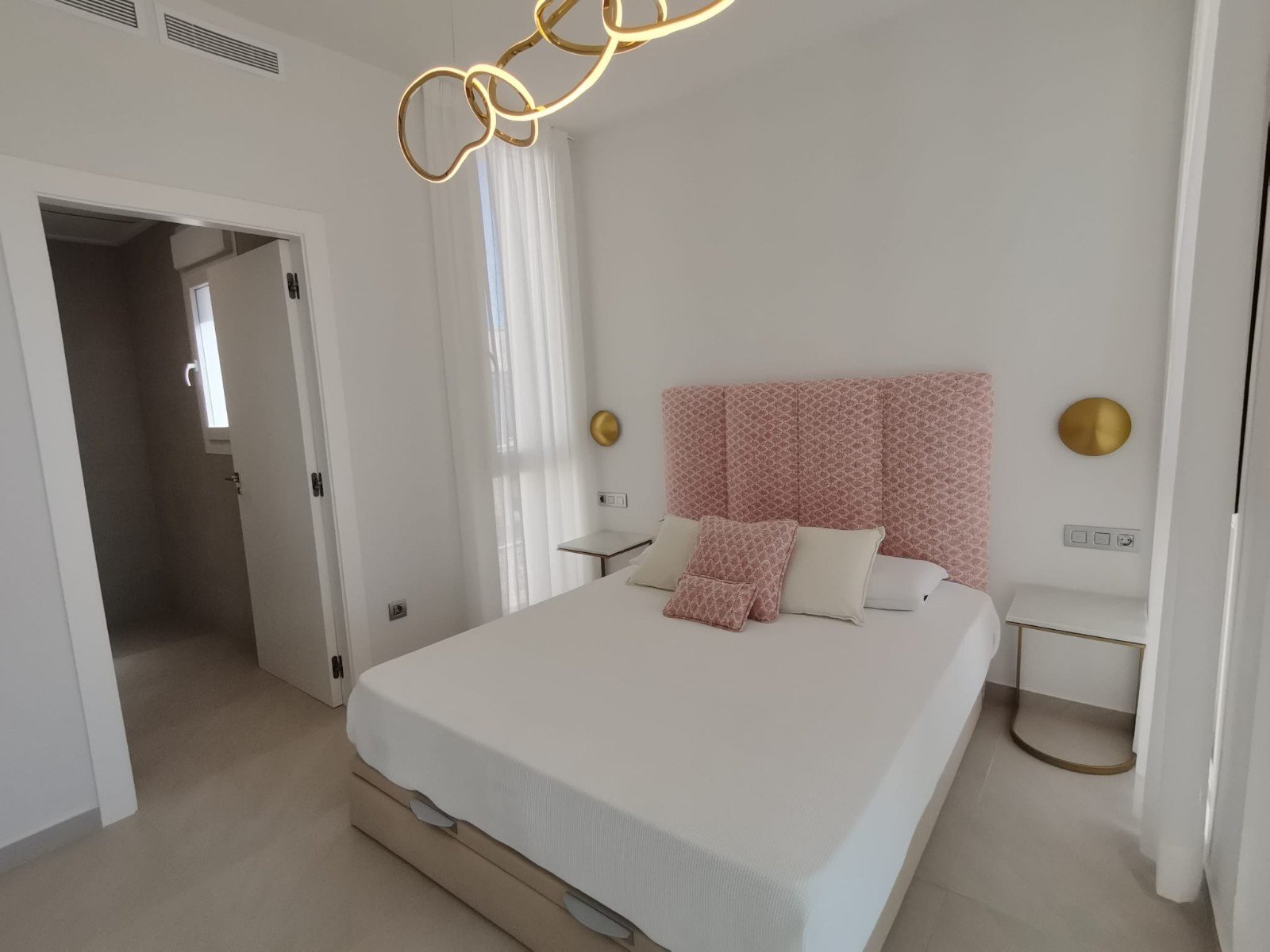 Das Residencial Villas Las Lagunas liegt in einer der schönsten und ruhigsten Gegenden zwischen Ciudad Quesada und Pueblo Bravo. Das Projekt besteht 