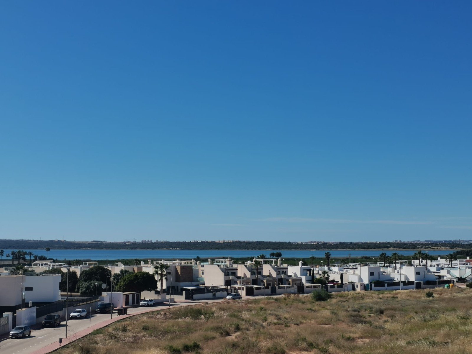  Das Residencial Villas Las Lagunas liegt in einer der schönsten und ruhigsten Gegenden zwischen Ciudad Quesada und Pueblo Bravo. Das Projekt besteht 