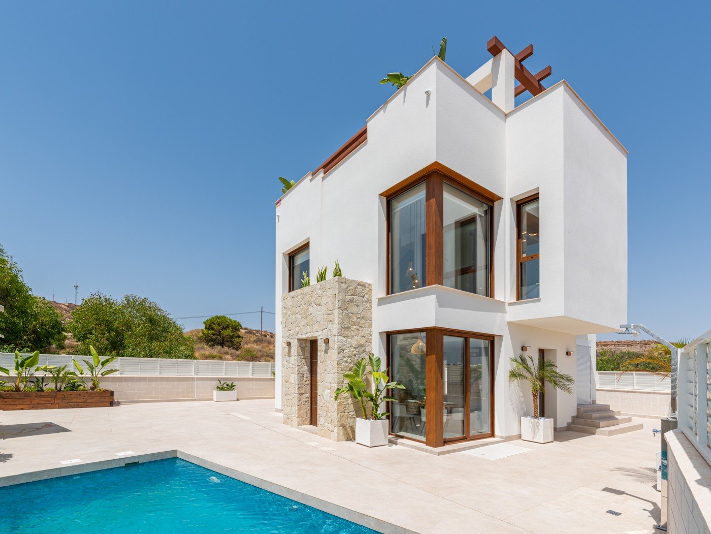  Die Villa Laguna Azul im prestigeträchtigen Residencial Monte Carmelo de Vera in Almería ist die perfekte Kombination aus modernem Design, Komfort un